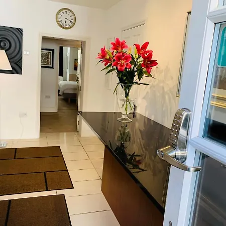 Ferndale Mews 4*