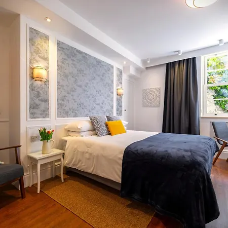 Ferndale Mews 4* Bristol