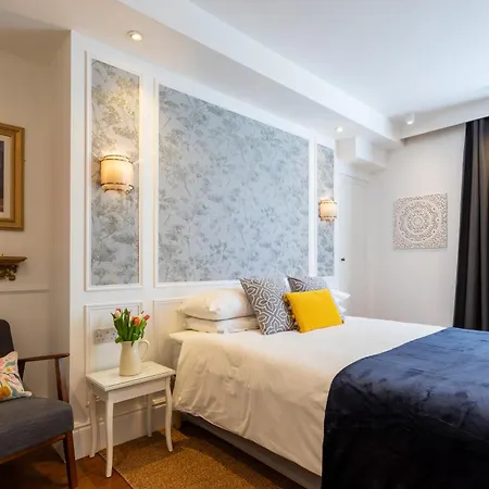 Ferndale Mews Bed and breakfast Bristol