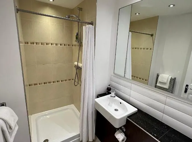 فندق مبيت وإفطار Ferndale Mews