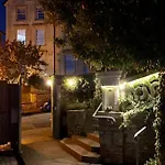 Ferndale Mews Bed & Breakfast 4*