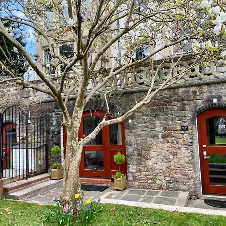 Ferndale Mews 4* Бристоль