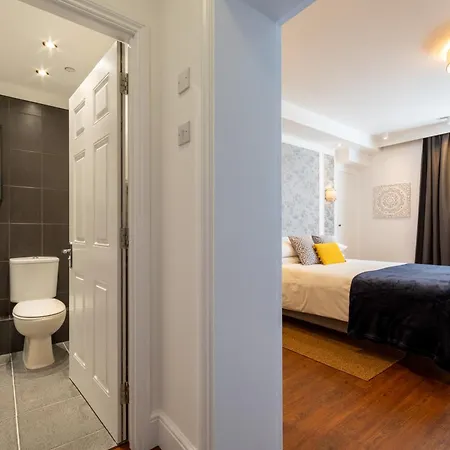 Ferndale Mews Bed & Breakfast