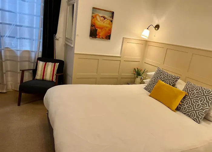 Ferndale Mews Bed and breakfast 4*